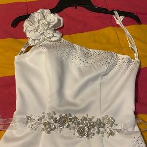 Elegant White Kids Dress with Floral Accent